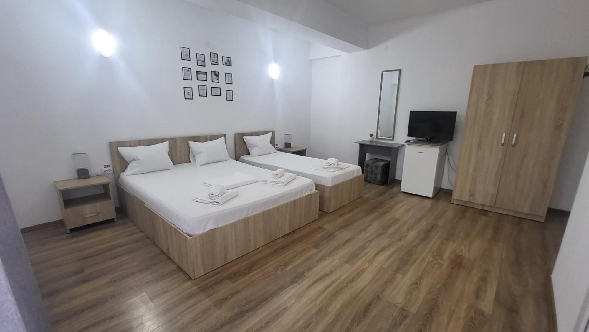 Casa Tatiana Hotel เอโฟริเอนอร์ด ภายนอก รูปภาพ