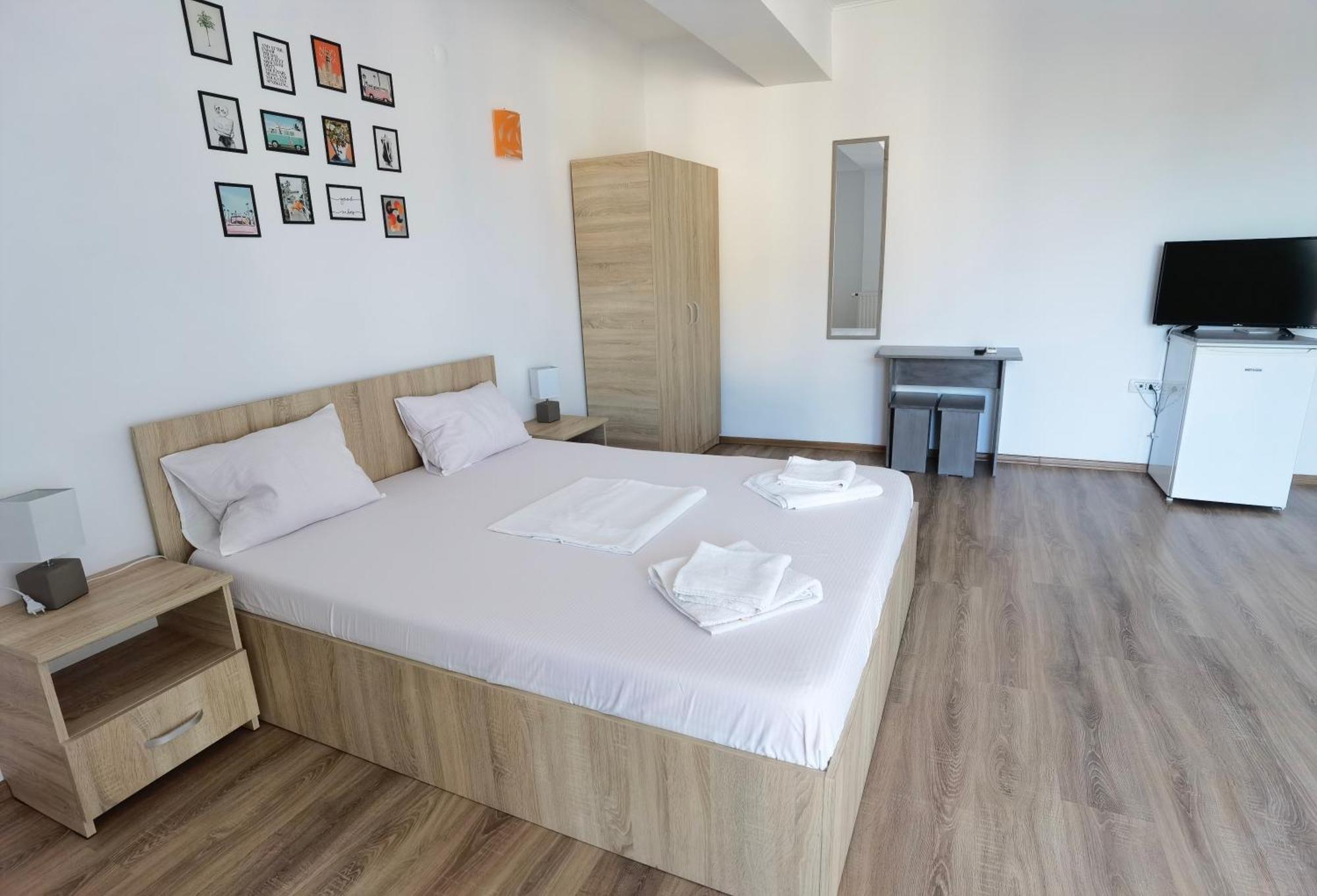 Casa Tatiana Hotel เอโฟริเอนอร์ด ภายนอก รูปภาพ